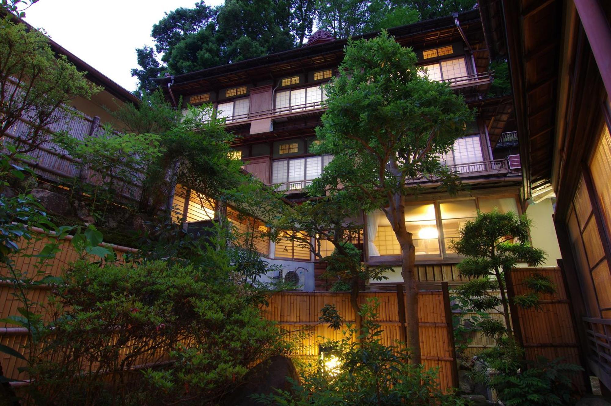 ホテル Gensen Uenoya 湯河原町 エクステリア 写真